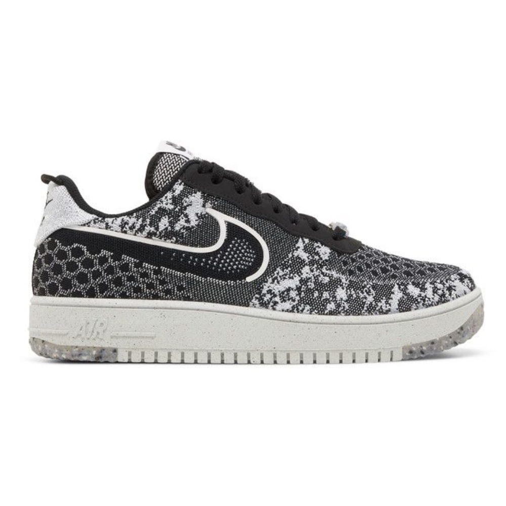 Nike Black and White Sneakers